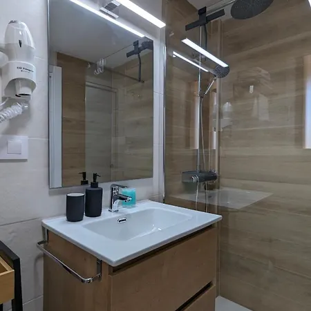 Loix Mar Levante アパート ベニドルム